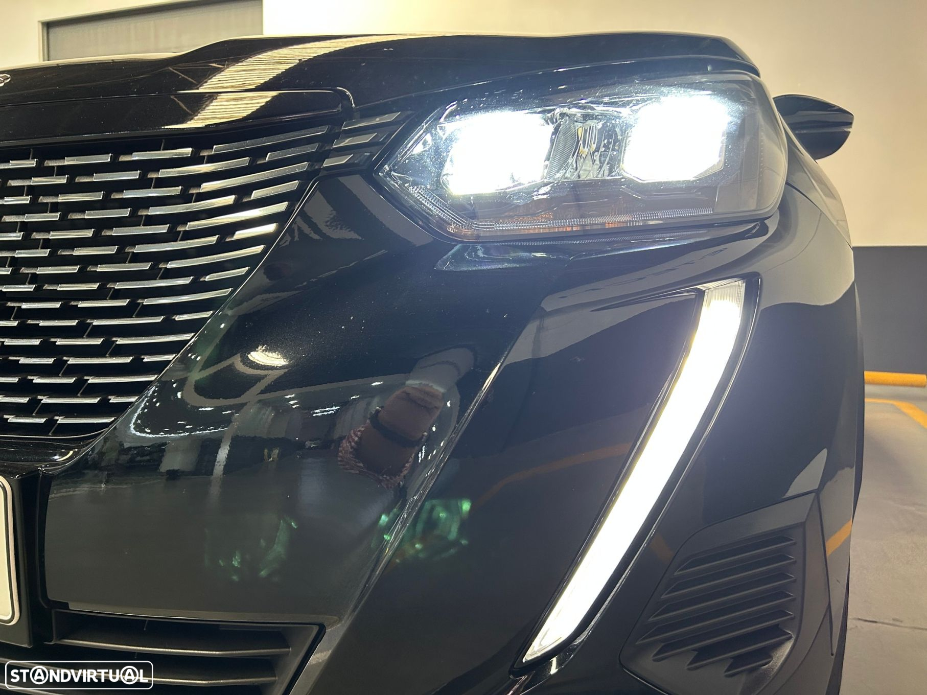 Peugeot 2008 1.2 PureTech Allure Pack - 5