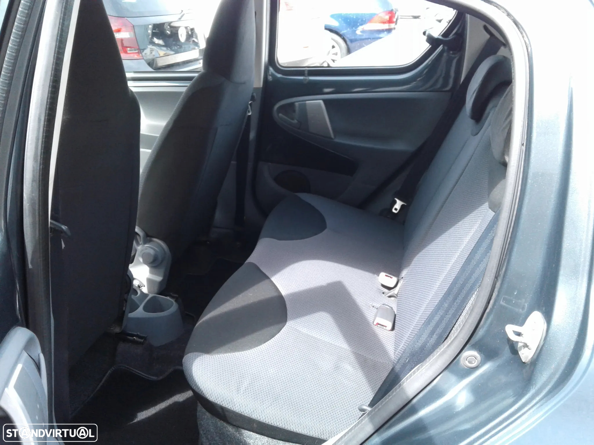 Toyota Aygo 1.0 + AC - 8