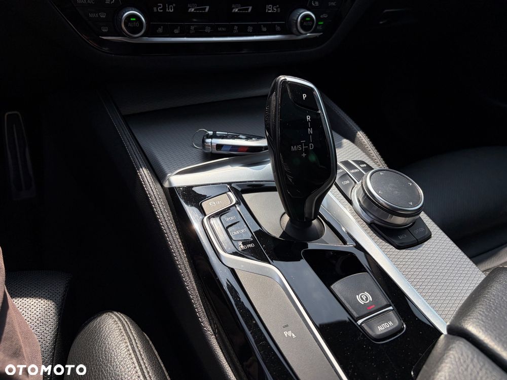 BMW Seria 5 540i xDrive Sport - 14