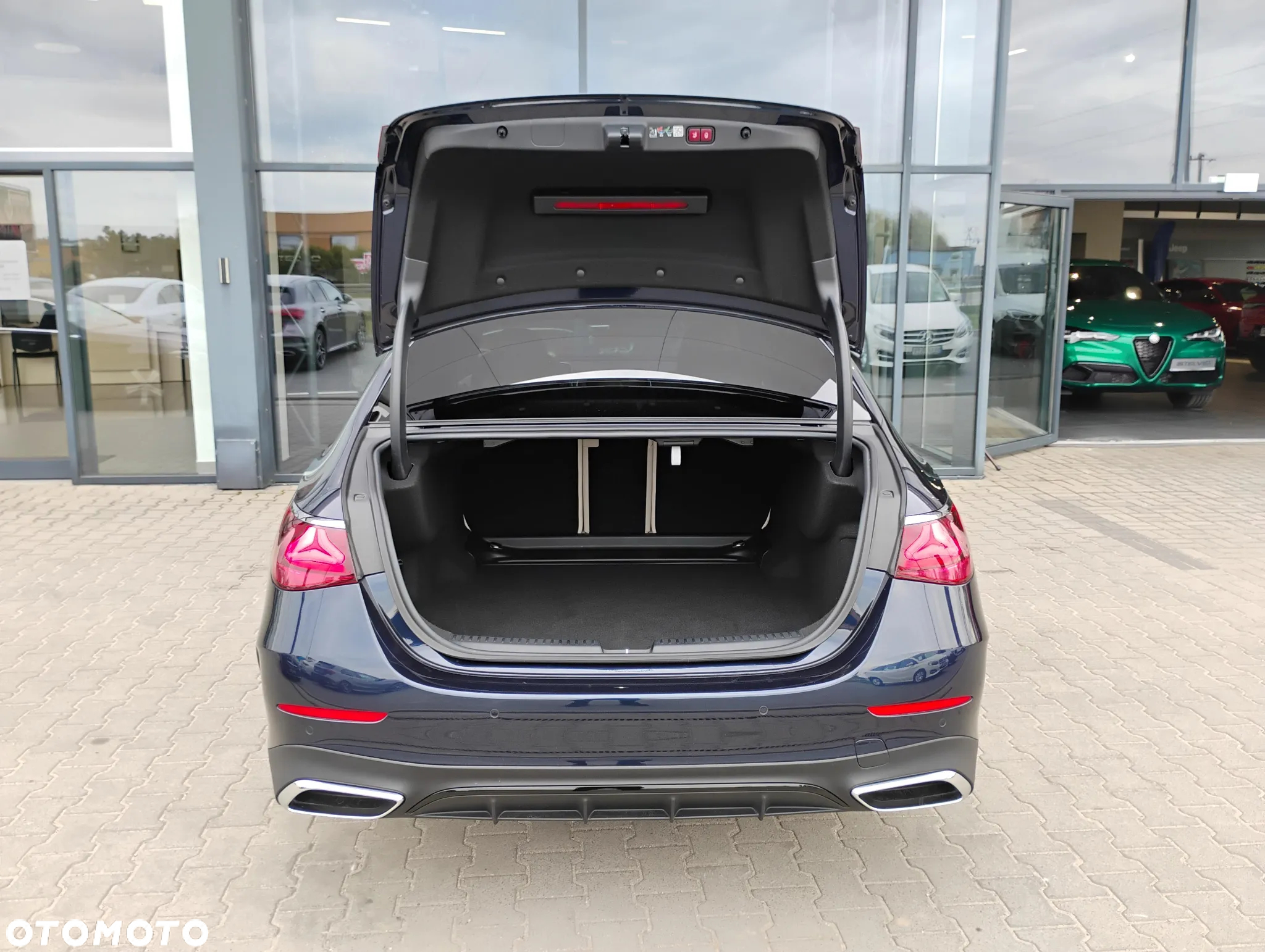 Mercedes-Benz Klasa E 220 d 4-Matic AMG - 13