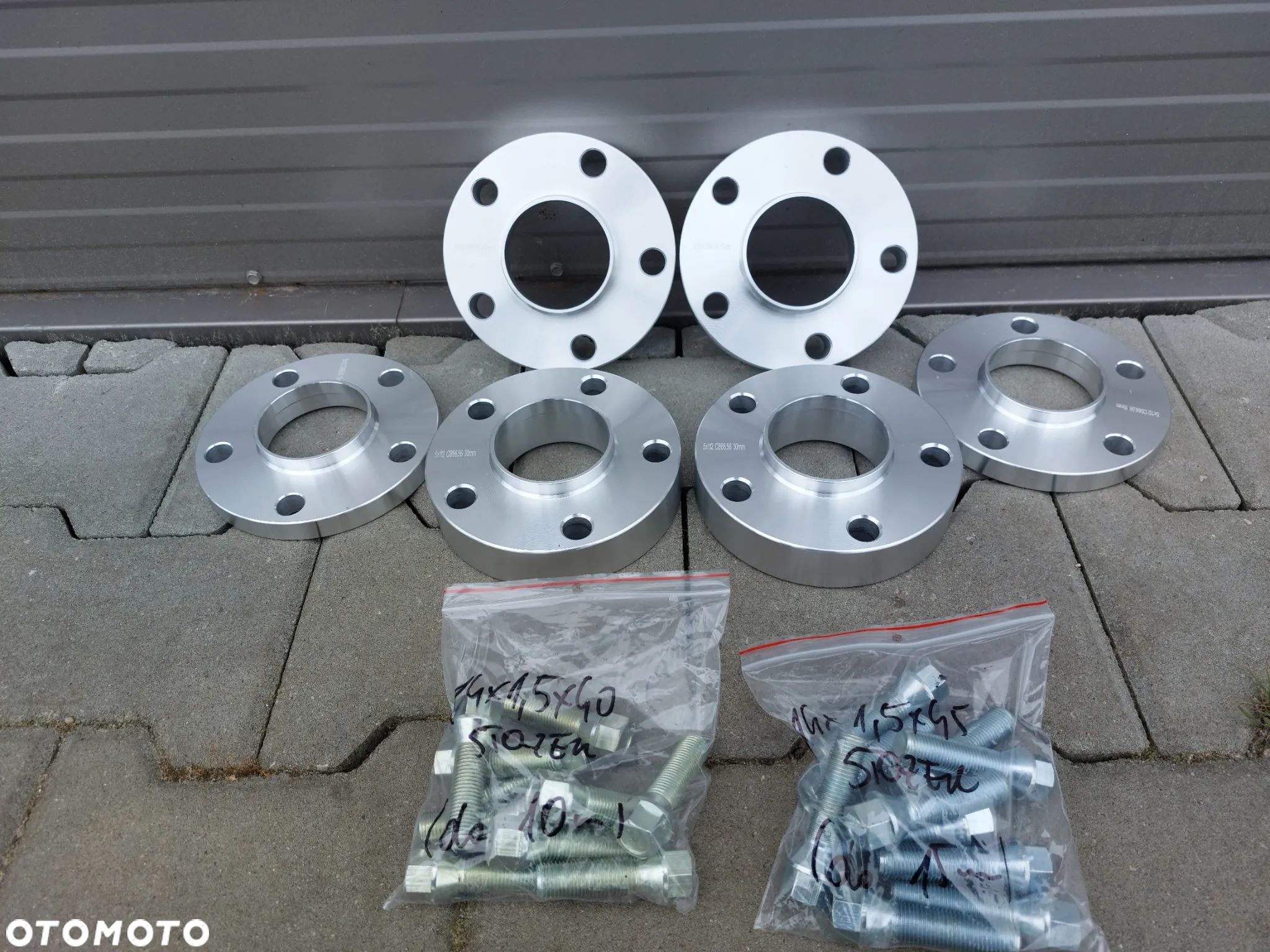 AUDI MERCEDES DYSTANSE + ŚRUBY 5X112 66.6 15MM - 1