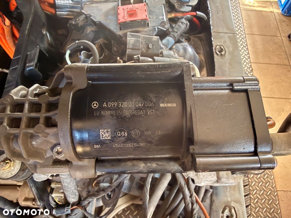 Kompresor zawieszenie airmatic Mercedes W205 A0093200004
