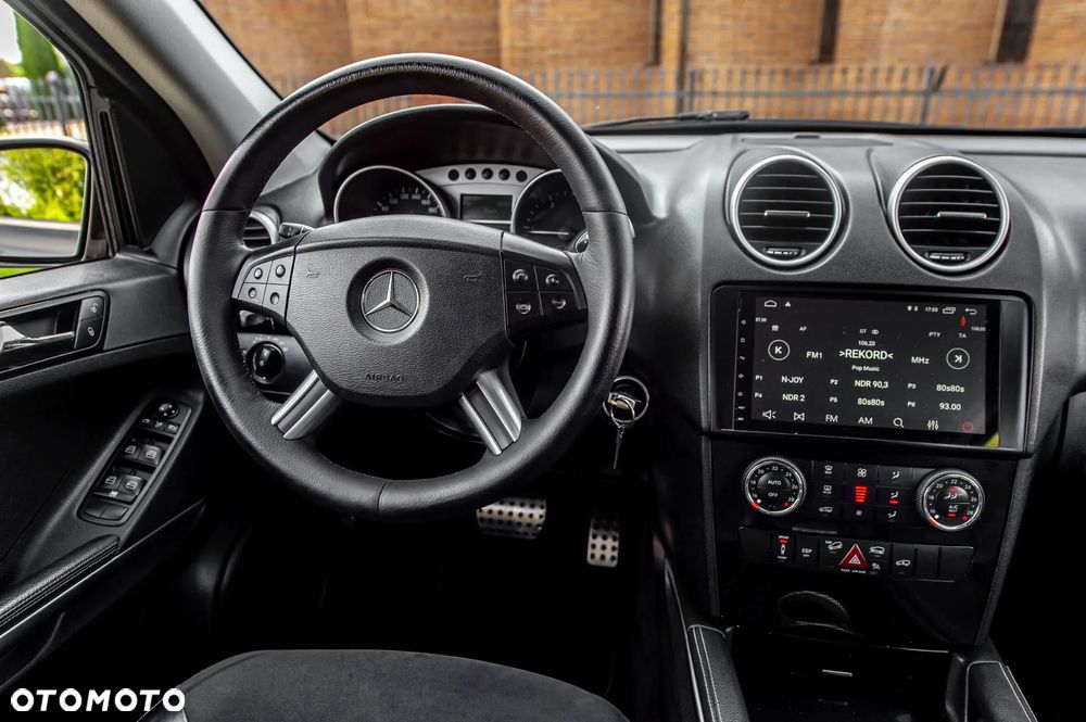 Mercedes-Benz ML 280 CDI 4Matic 7G-TRONIC Edition 10 - 29