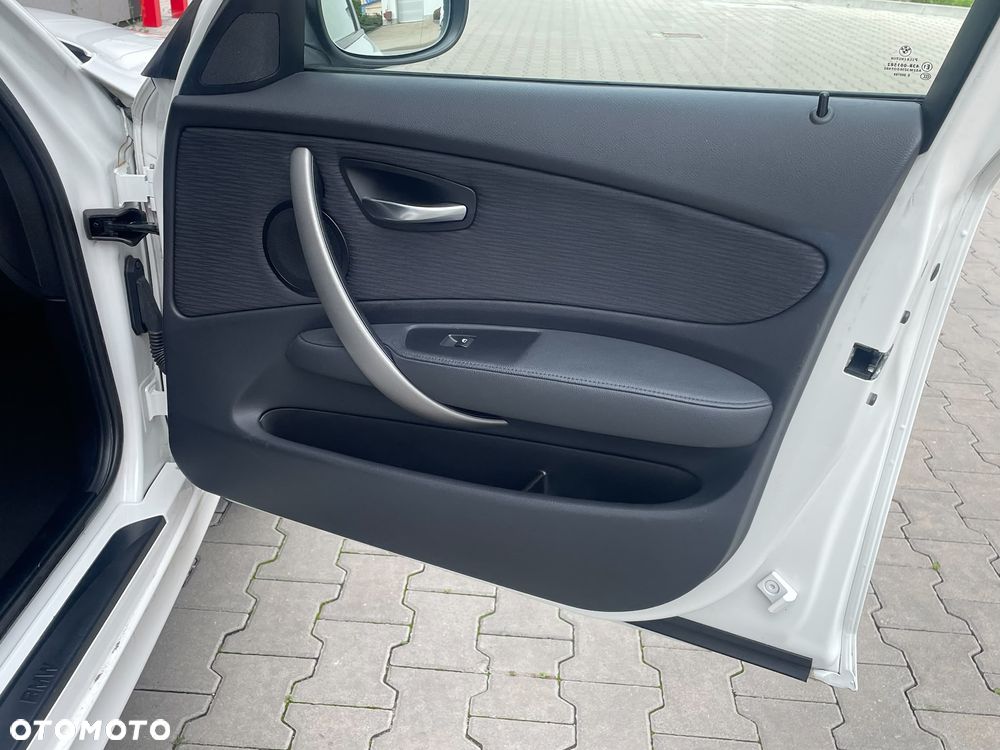 BMW Seria 1 116d DPF Edition Sport - 12
