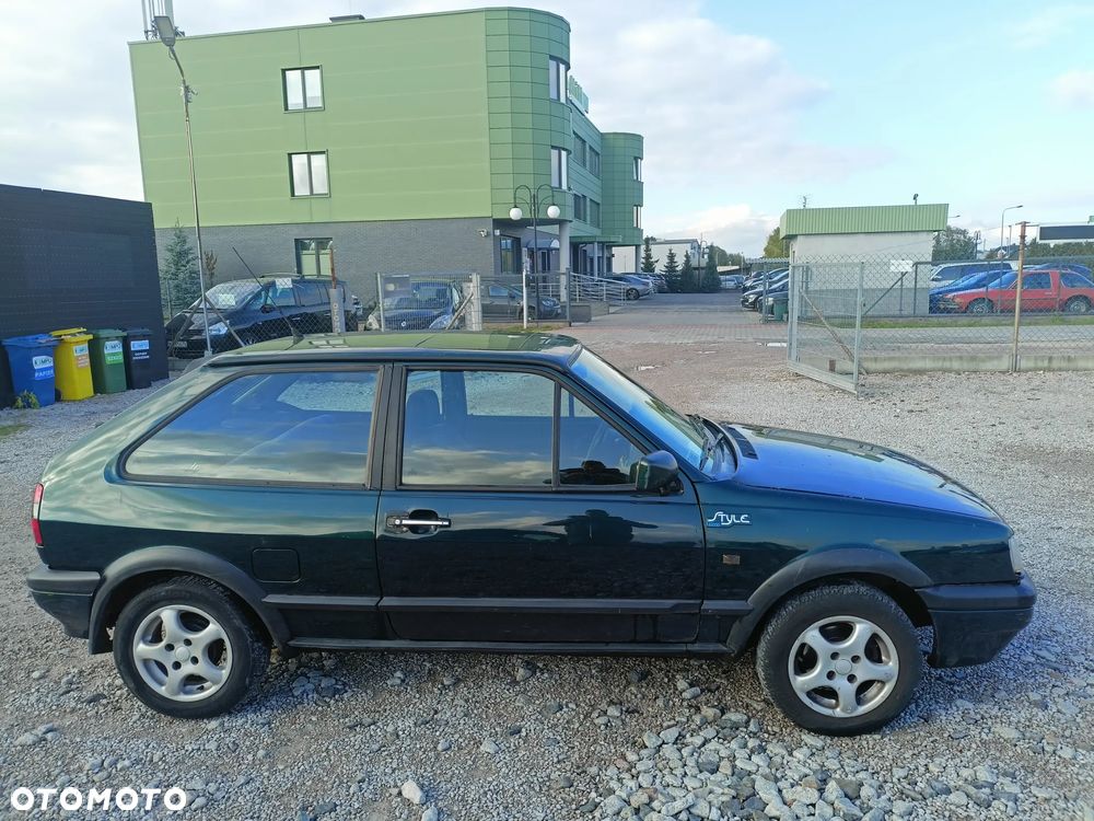 Volkswagen Polo Coupe 1.0 CL - 5