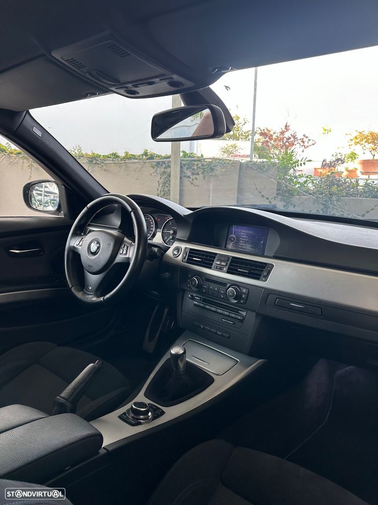 BMW 320 d Touring Pack M - 22