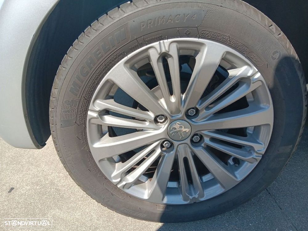 Peugeot 208 1.6 BlueHDi Style - 18