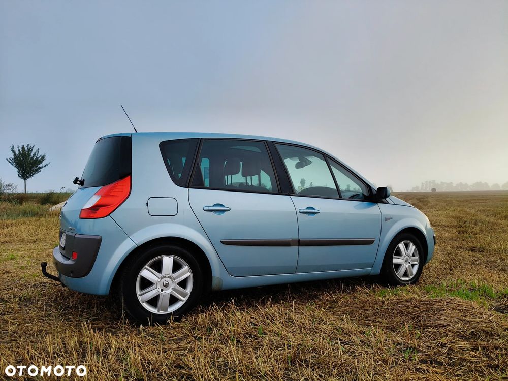 Renault Scenic 1.6 16V Infinity - 6