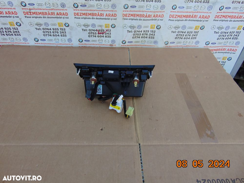 Consola centrala Hyundai Tucson 2015-2020 suport telefon priza incarcator bricheta - 2