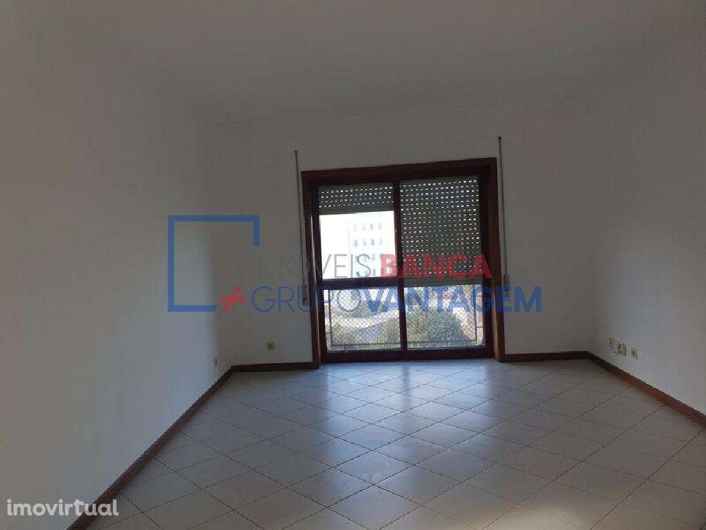 APARTAMENTO T4 - MAIA - Grande imagem: 3/17