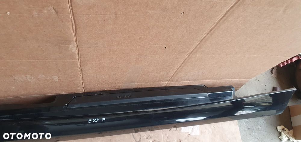 Listwa progowa prawa BMW I E87 668/9 7184354 - 5