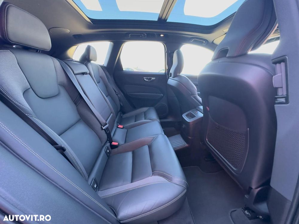 Volvo XC 60 T6 AWD Recharge Plus Dark - 19