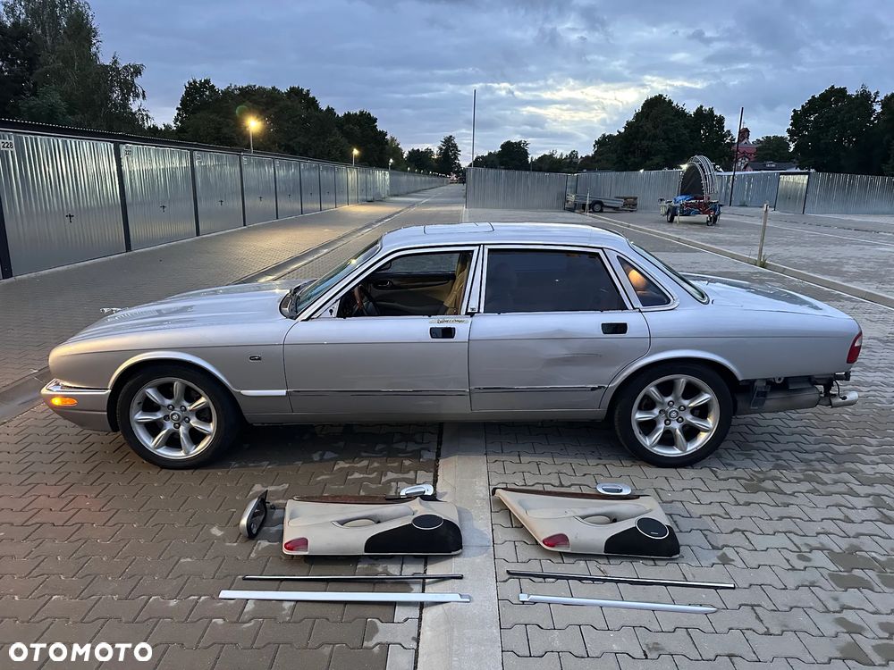 Jaguar XJR Standard - 16