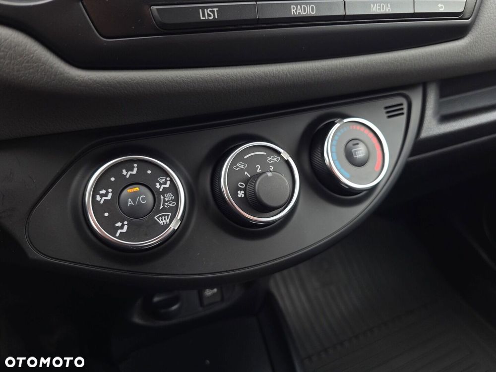 Toyota Yaris - 20