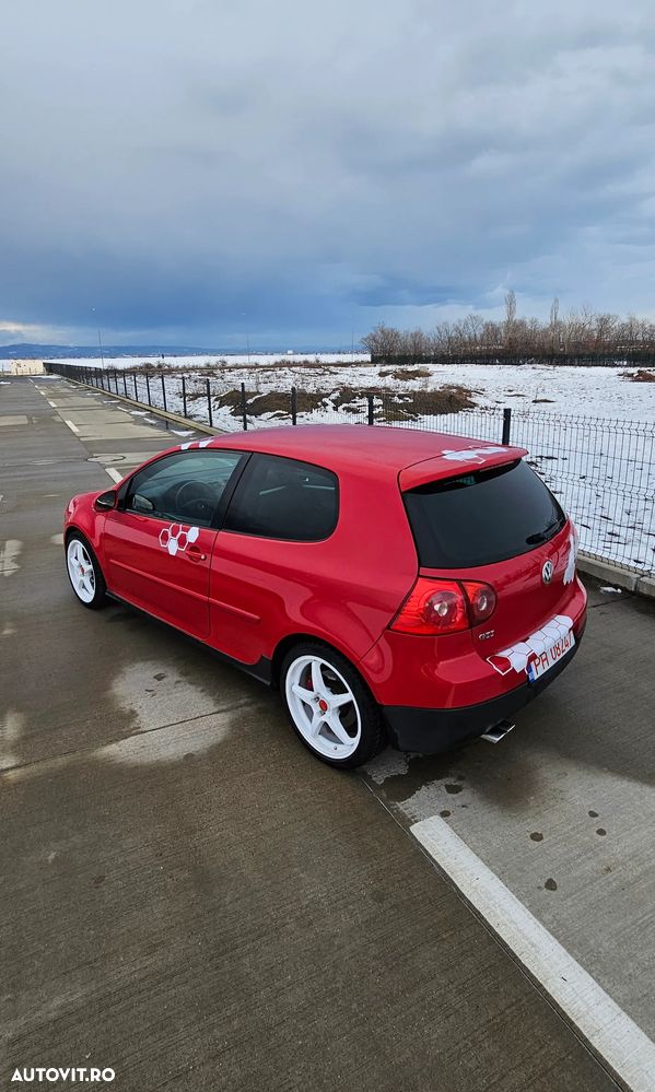Volkswagen Golf 2.0 FSI GTI - 3