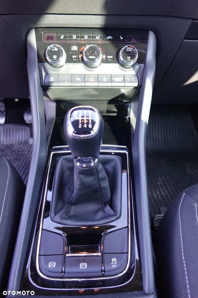 Skoda Karoq 1.0 TSI 4x2 Ambition - 24