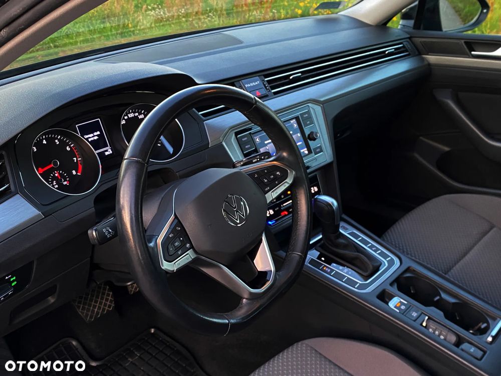 Volkswagen Passat - 20
