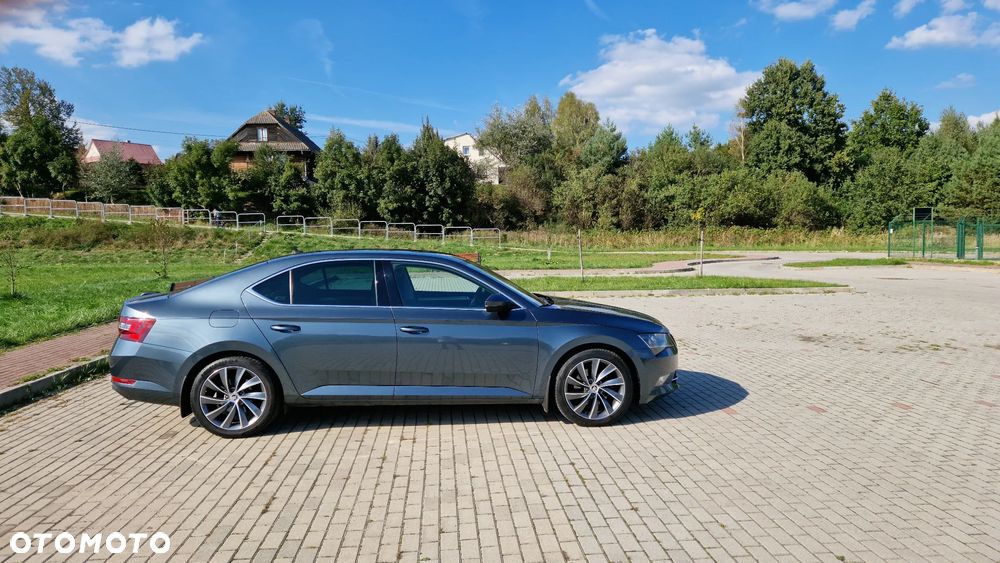 Skoda Superb 2.0 TDI Ambition DSG - 6