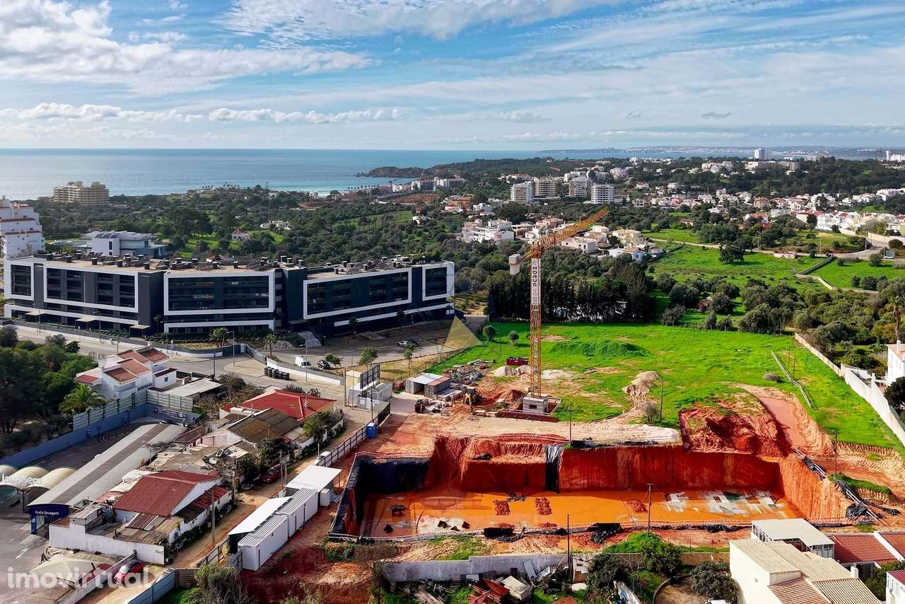 APARTAMENTO T2 COM 137m2 E BOX PARA 2 VIATURAS NO HORUS RESIDENCE - EX - Grande imagem: 2/42