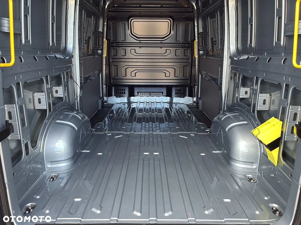 Volkswagen Crafter 35 Furgon L3H3, 2.0TDI 177KM, Wysoki dach, r.o. 3640 - 14