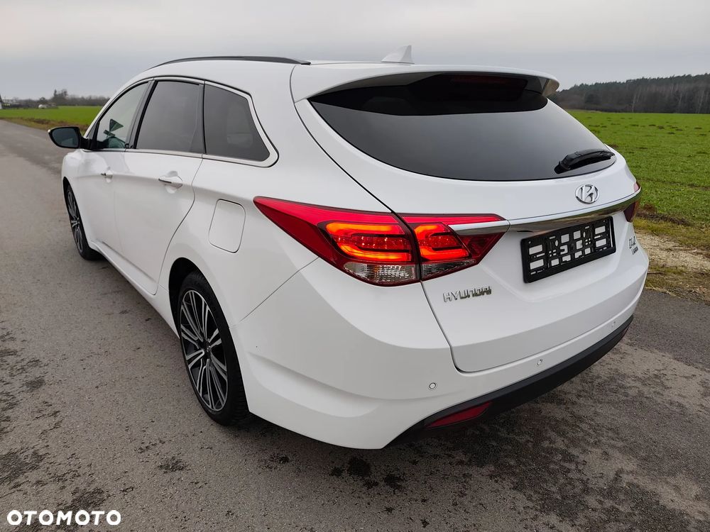 Hyundai i40 Kombi blue 1.7 CRDi DCT Premium - 4