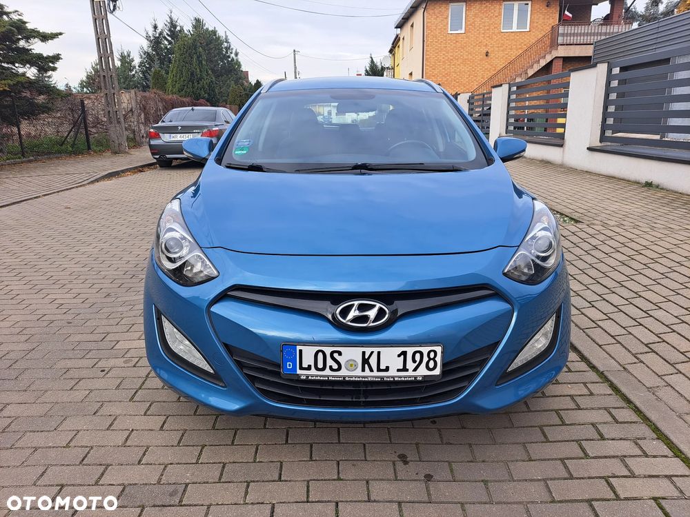 Hyundai i30 i30cw 1.6 CRDi Intro Edition - 2