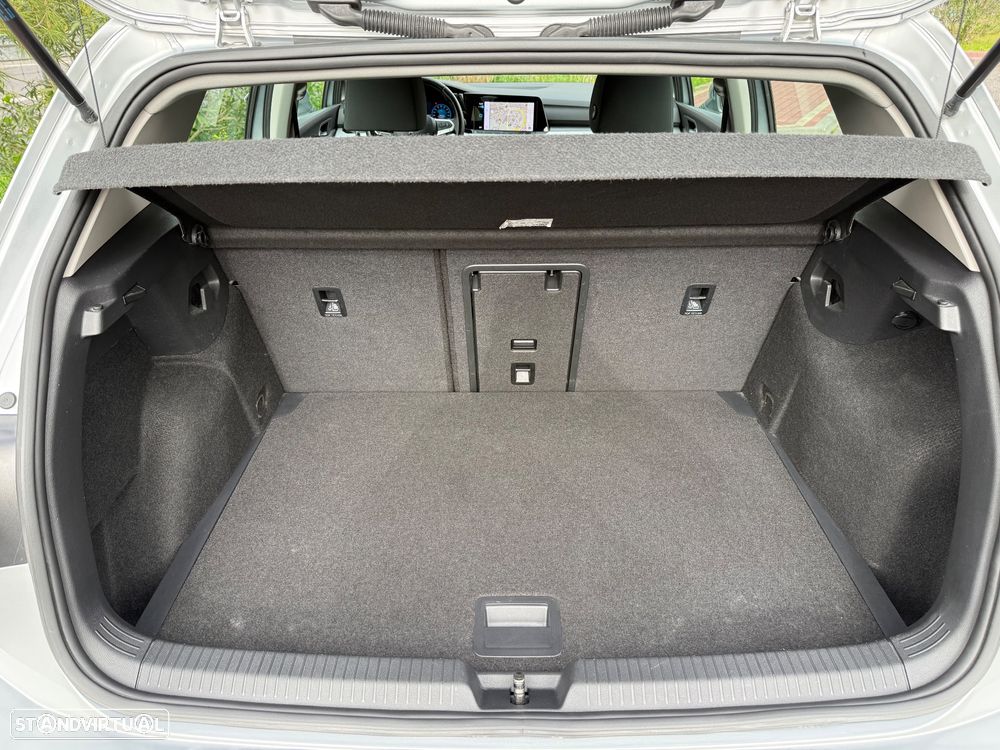 VW Golf 1.5 eTSI Life DSG - 33