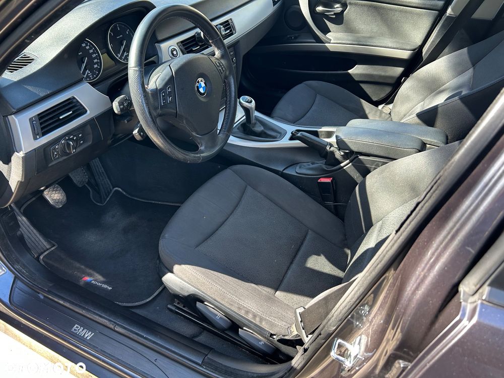 BMW Seria 3 318d DPF - 9