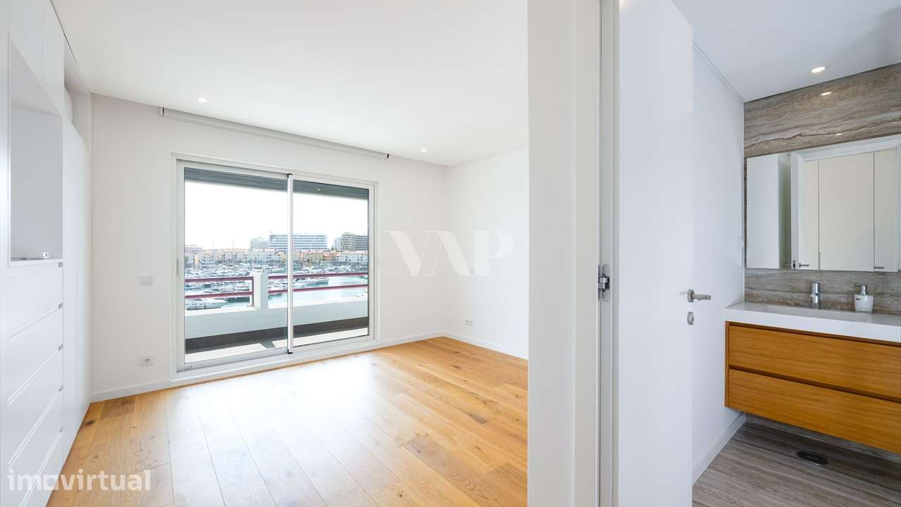 Apartamento T1+1 Luxo Renovado na Marina de Vilamoura - Grande imagem: 4/20