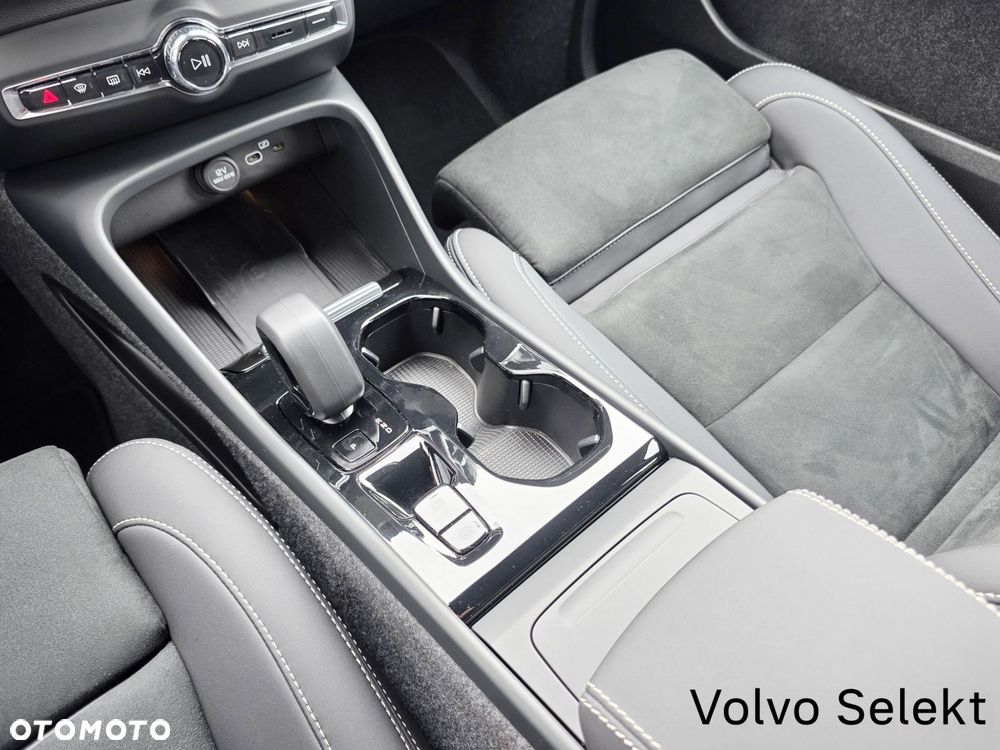 Volvo XC 40 - 30