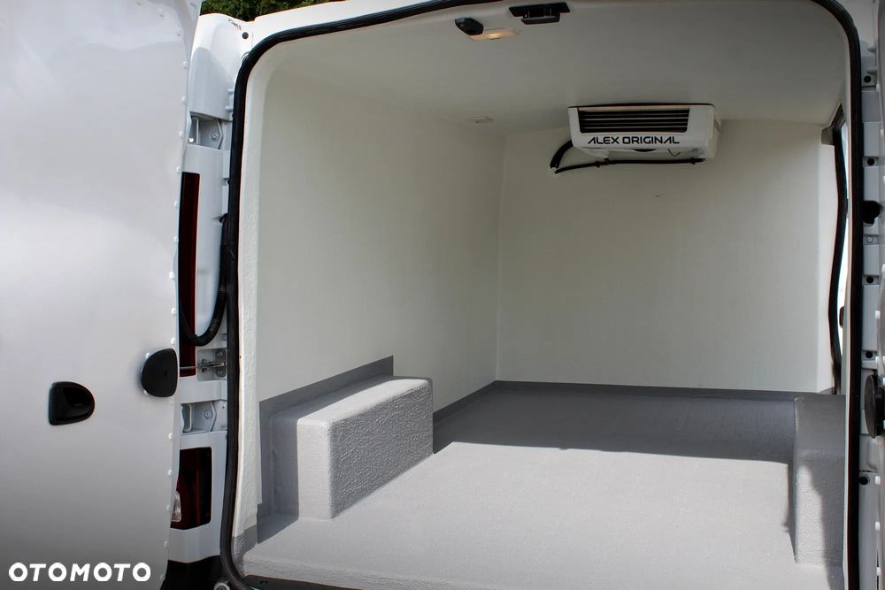 Renault Trafic - 11