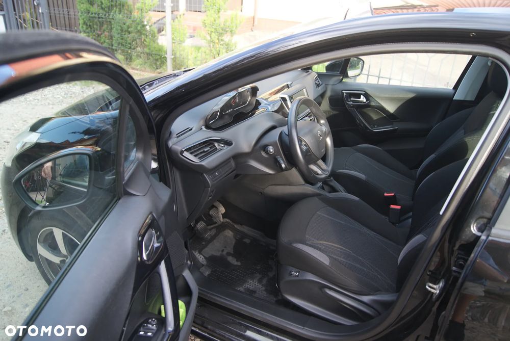 Peugeot 208 82 VTI Allure - 8