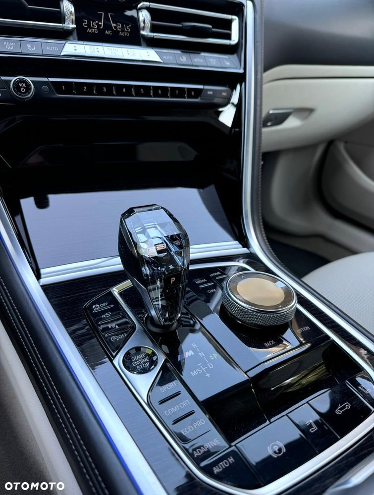 BMW Seria 8 - 7