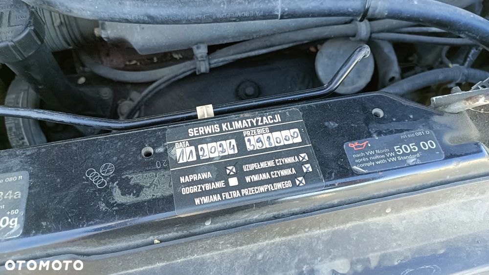 Volkswagen Caravelle - 18