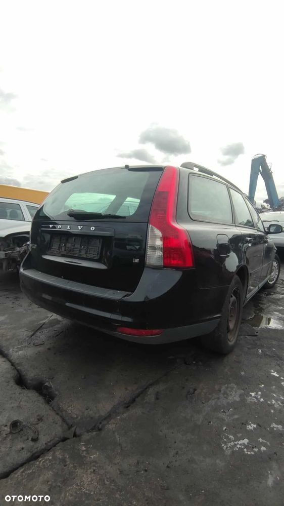 VOLVO V50 2009 1.8 125 KM B 4184 S11 - 3