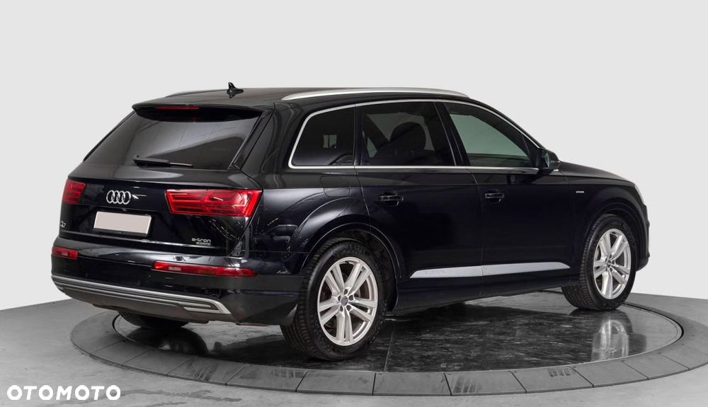 Audi Q7 - 10
