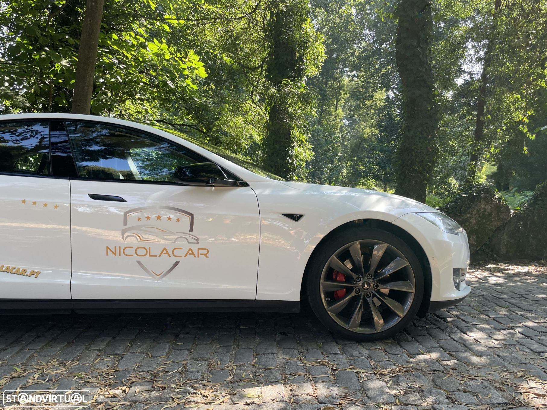 Tesla Model S 90D - 44