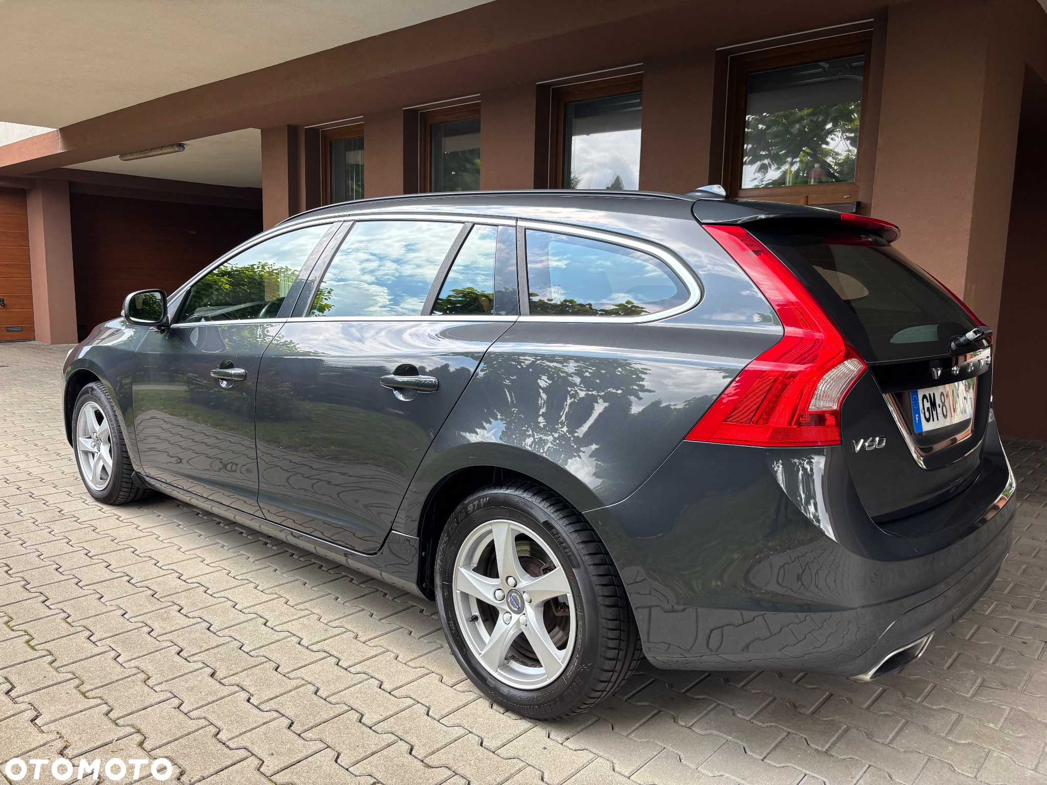 Volvo V60 T5 Drive-E Dynamic Edition (Momentum) - 4