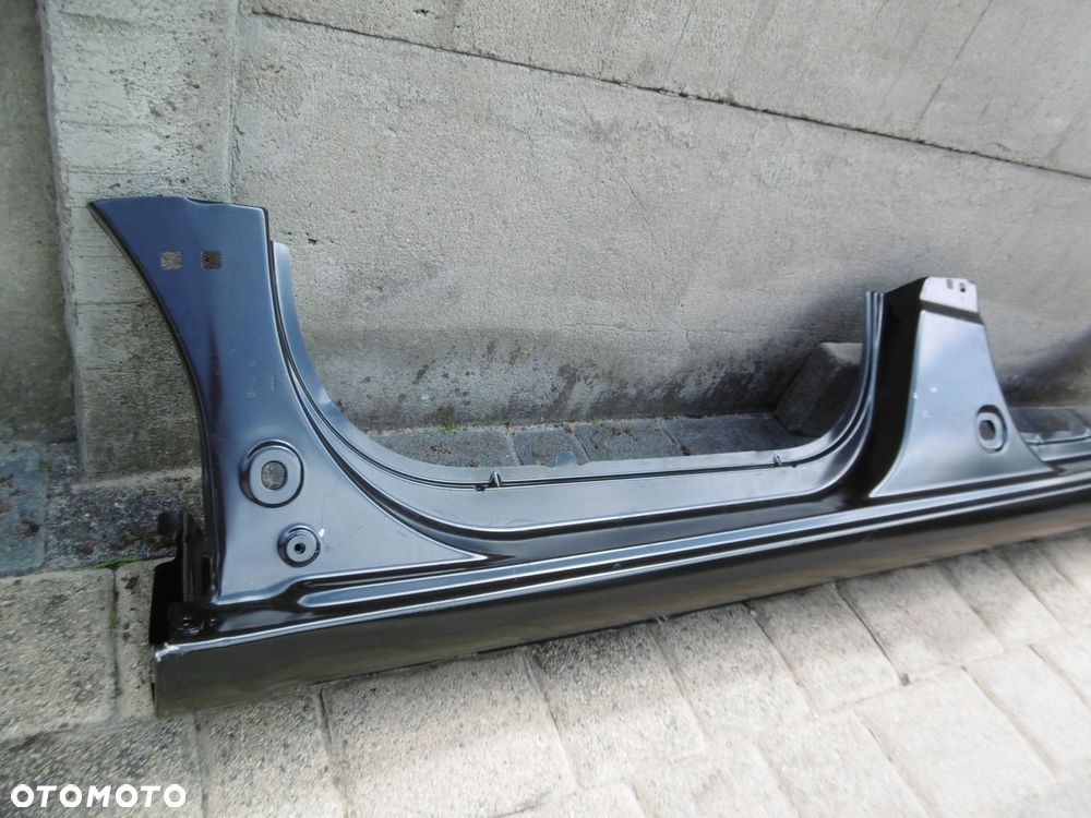 RENAULT TWINGO III - próg lewy NOWY - 2