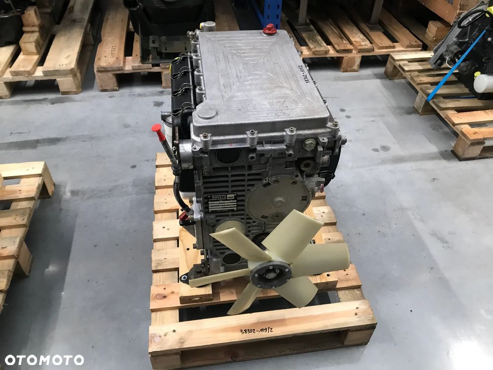 SILNIK HATZ 4W35 19,9 kW 12194netto - 2