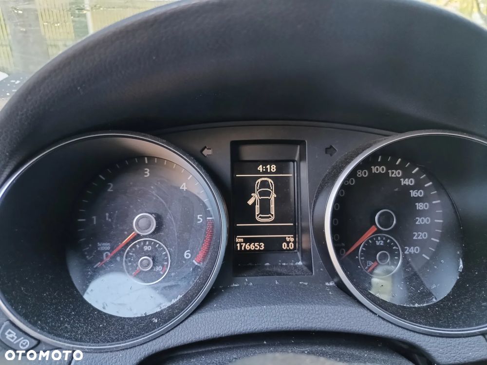 Volkswagen Golf - 11