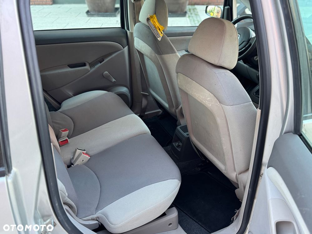 Fiat Idea 1.4 16V Dynamic - 12