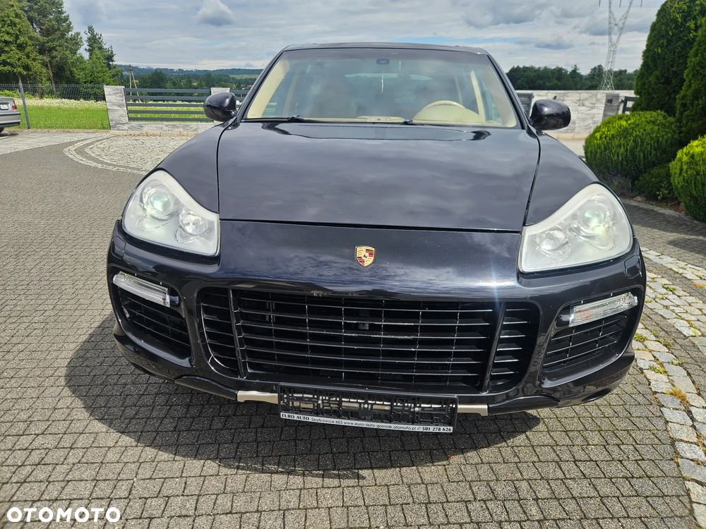 Porsche Cayenne - 2