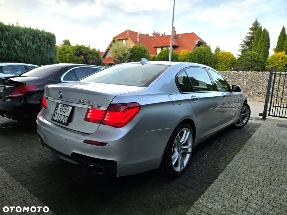 BMW Seria 7 750Li - 5