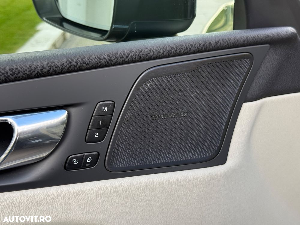 Volvo XC 60 T8 Twin Engine AWD Geartronic Inscription - 25