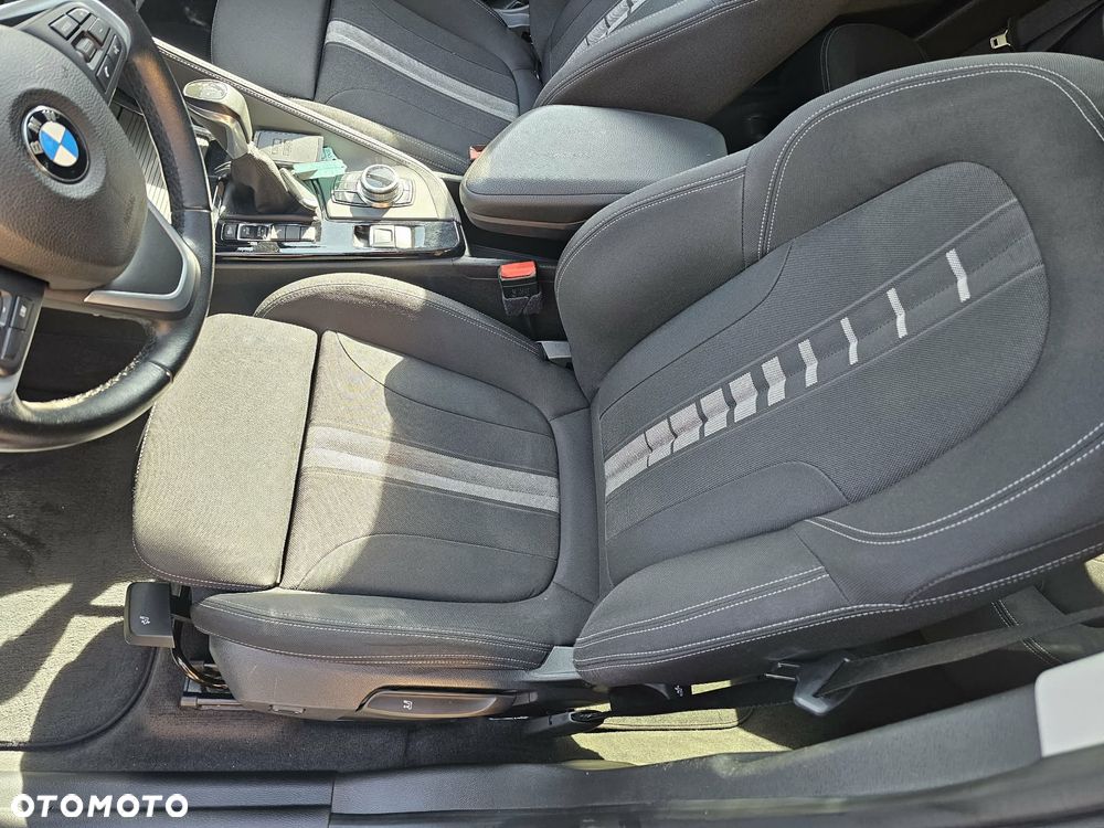 BMW X1 xDrive20d Sport Line sport - 12