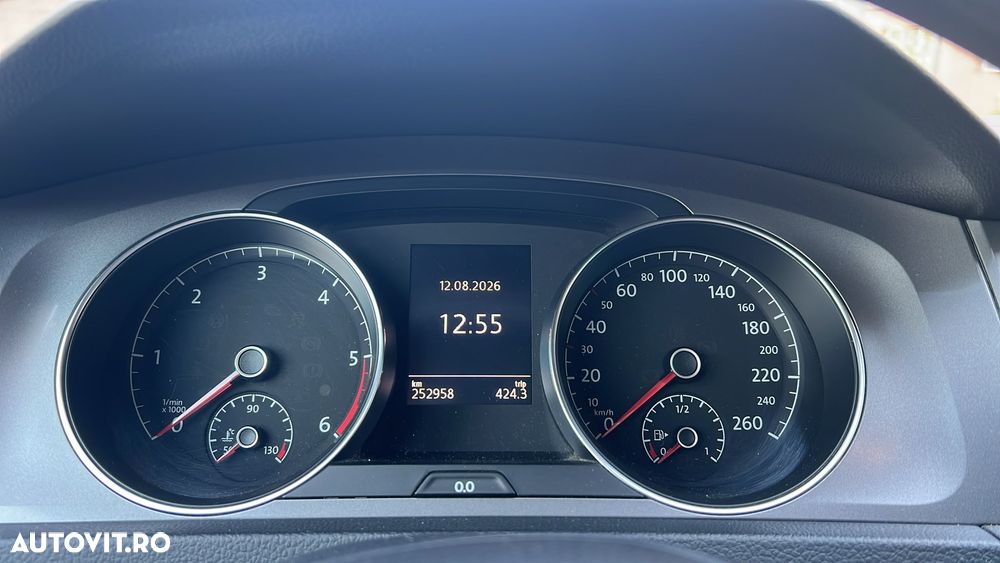 Volkswagen Golf - 8