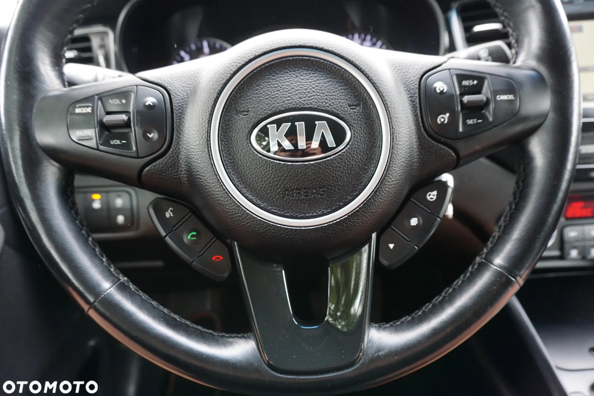 Kia Carens 1.7 CRDi 141 ISG Vision - 23