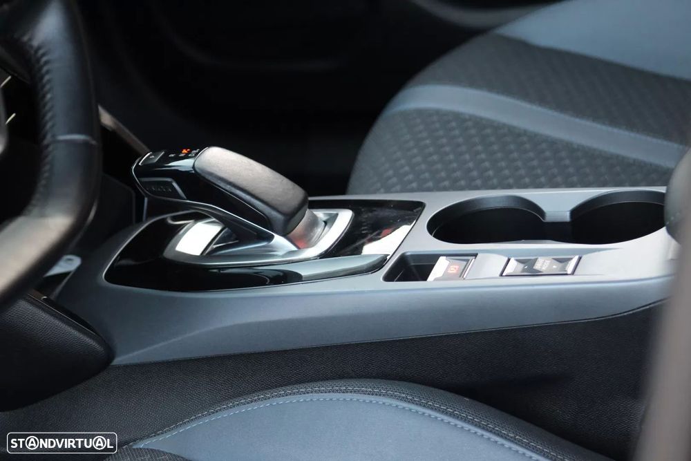 Peugeot e-2008 50 kWh Allure - 41