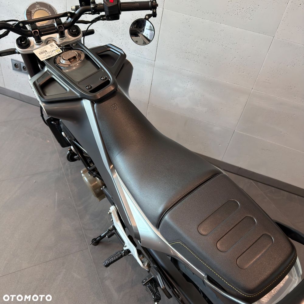 Husqvarna Svartpilen - 14